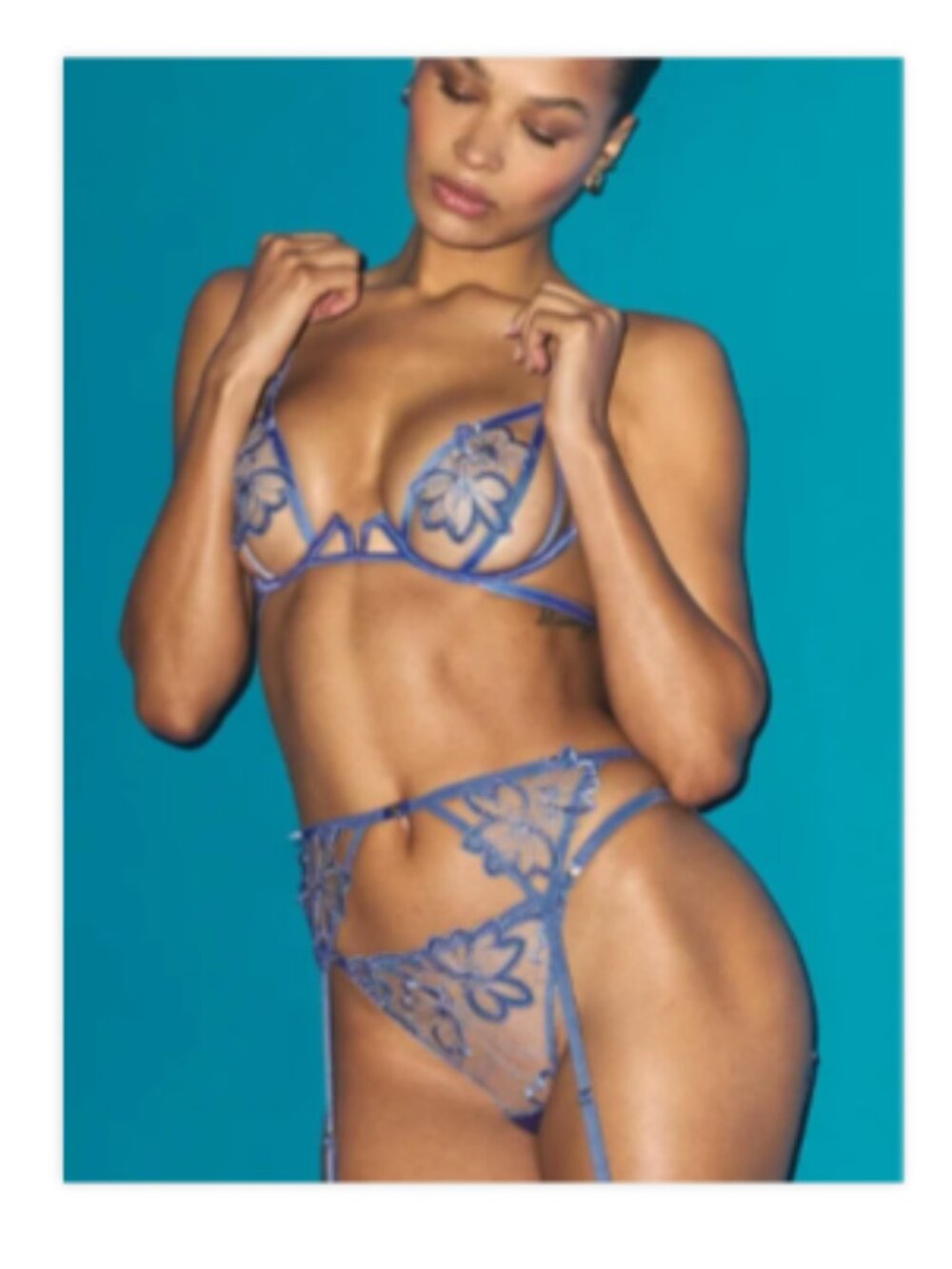 Victoria's Secret Very Sexy Denim Embroidery Peekaboo Bra & V-String Panty Set S